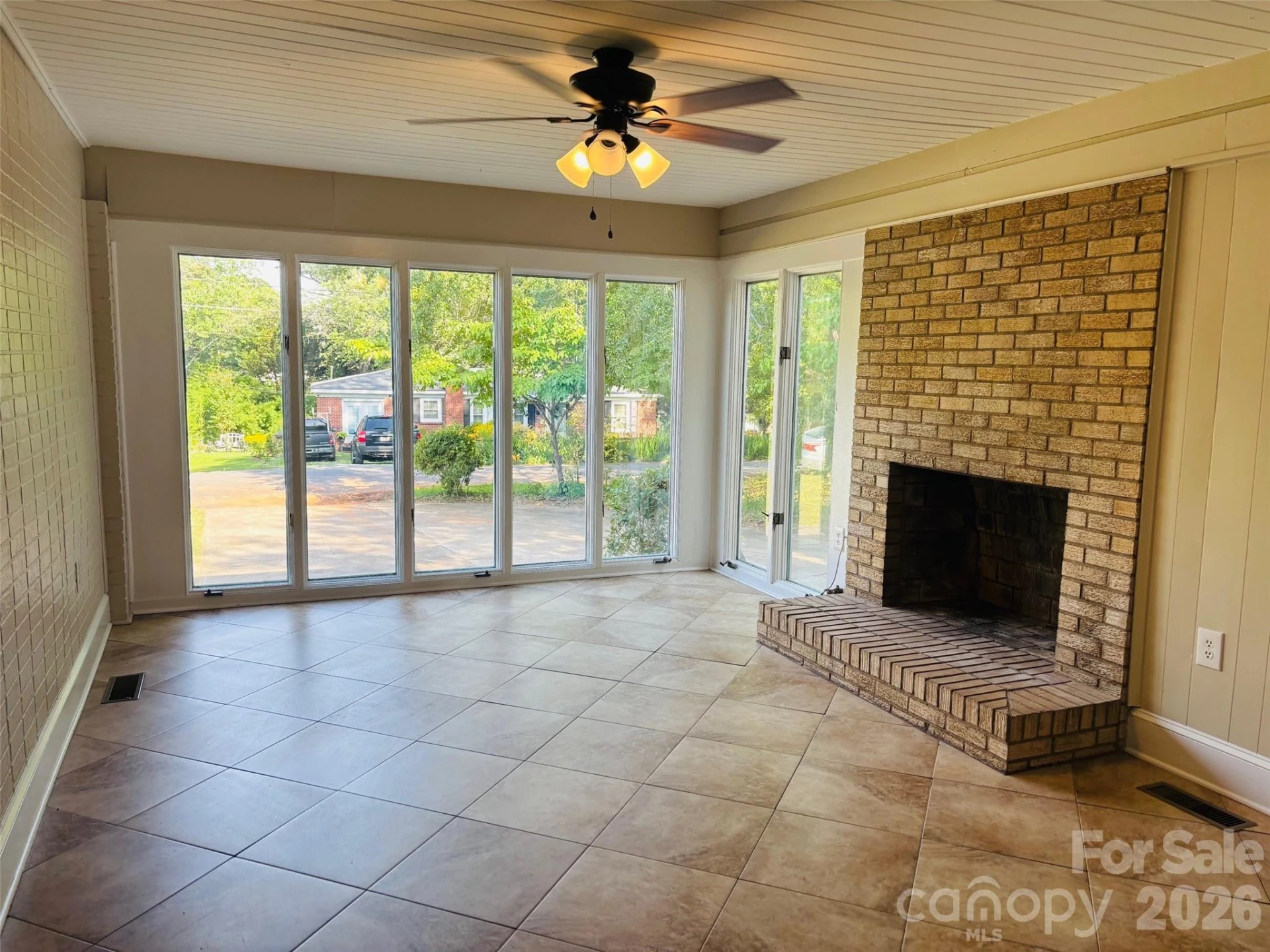 168 Collins Avenue - Photo 14