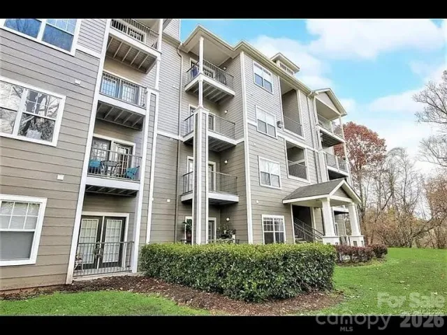 300 Vista Lake Drive, Candler, NC, 28715