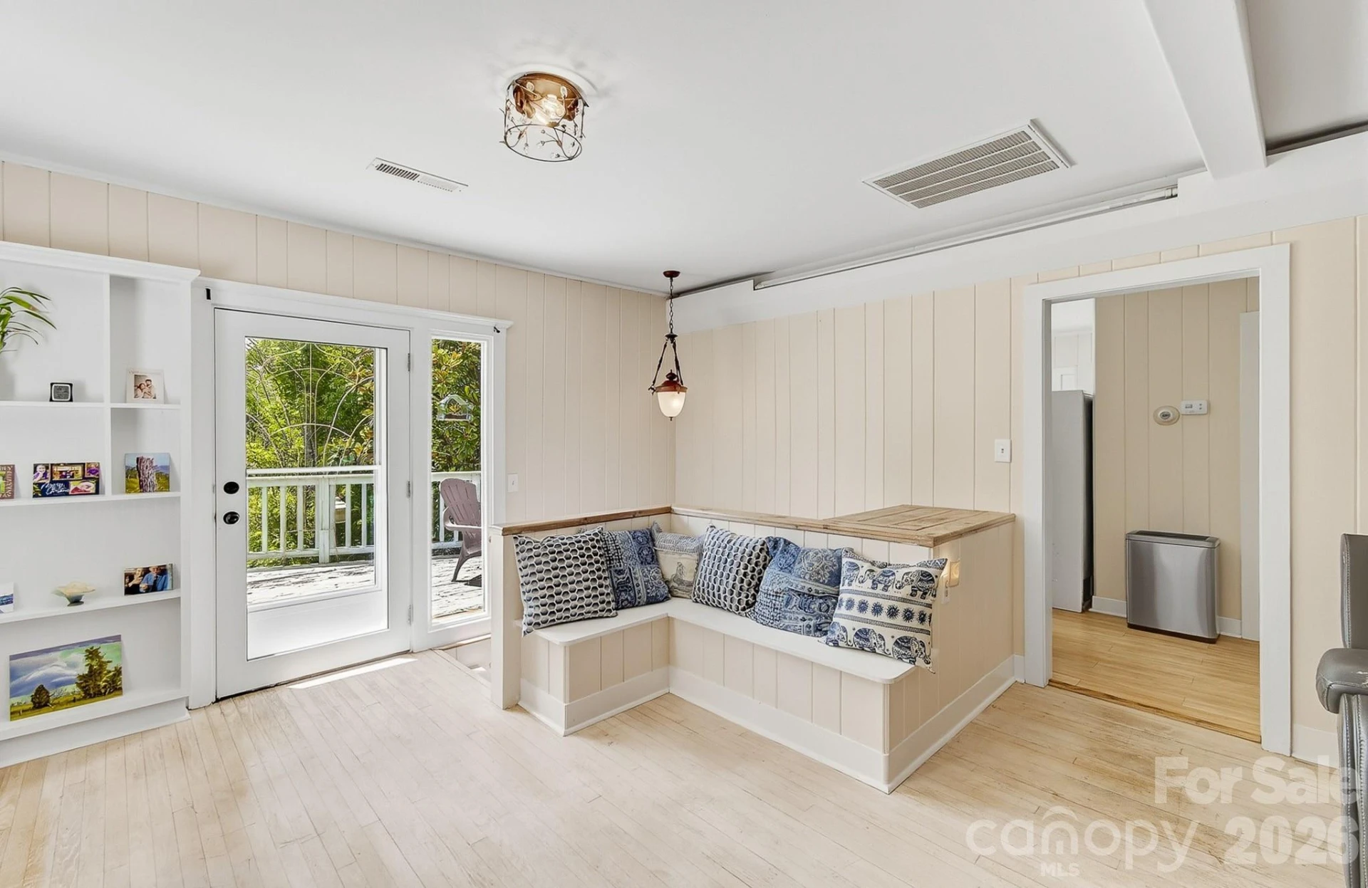 629 Bailey Street - Photo 3