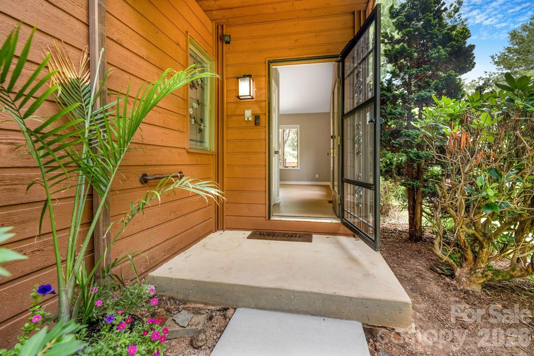 601 Woodfield Drive - Photo 2