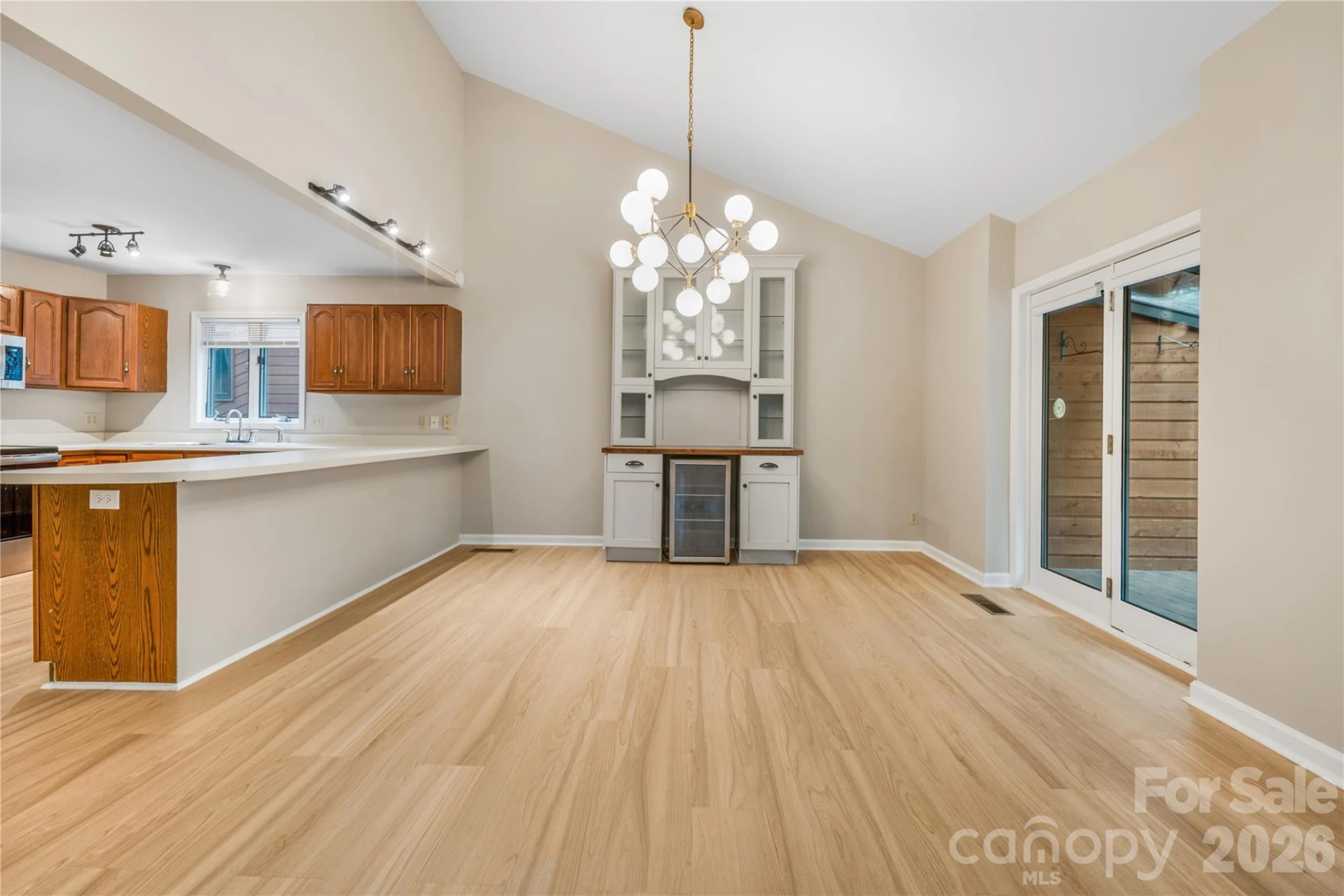 601 Woodfield Drive - Photo 6