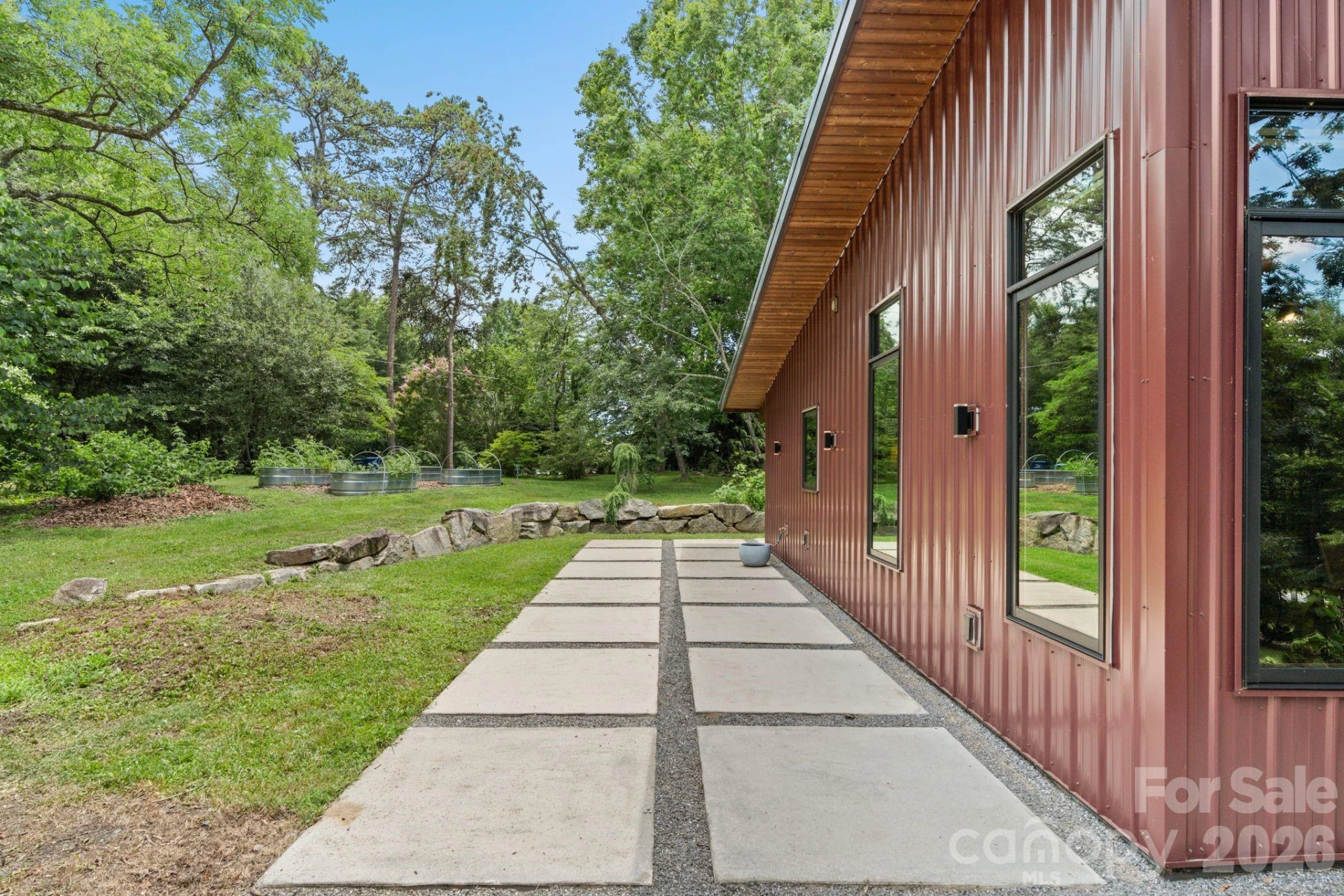 39 Wolf Road - Photo 3