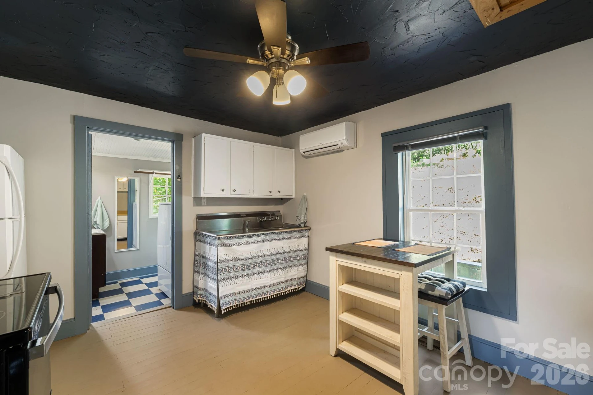 1055 Riverside Drive - Photo 10