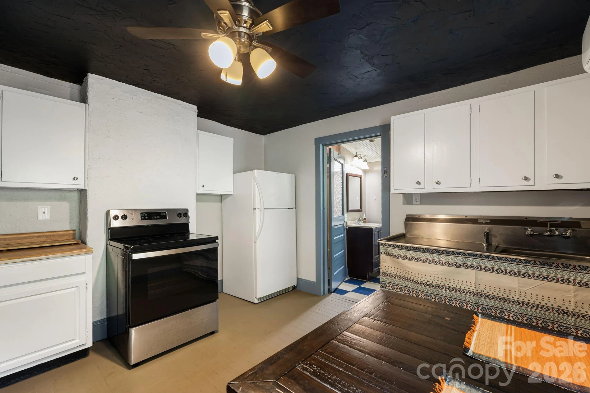 1055 Riverside Drive - Photo 11