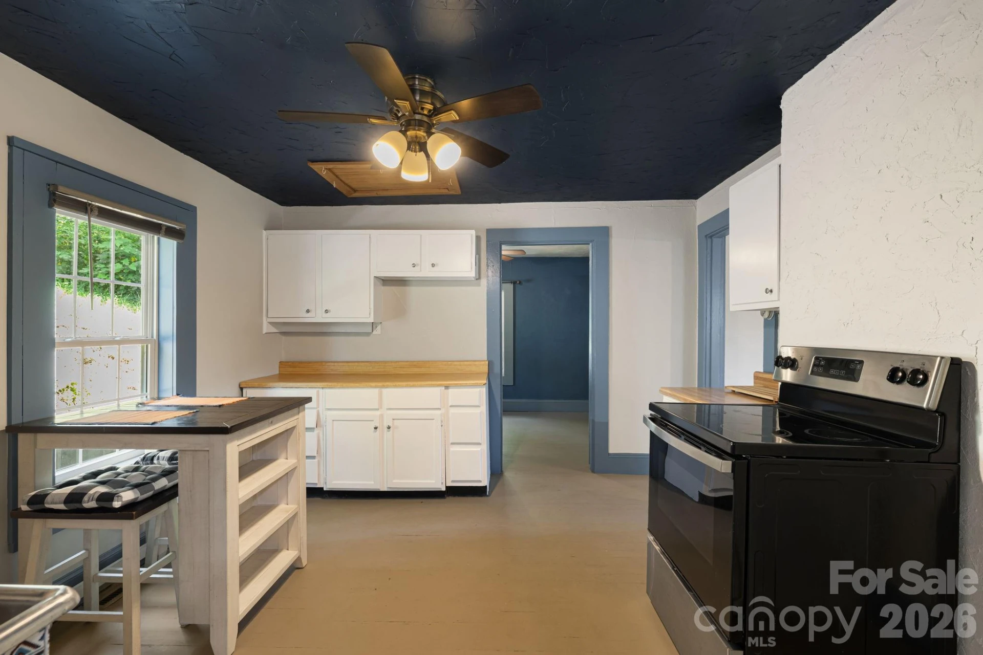 1055 Riverside Drive - Photo 12