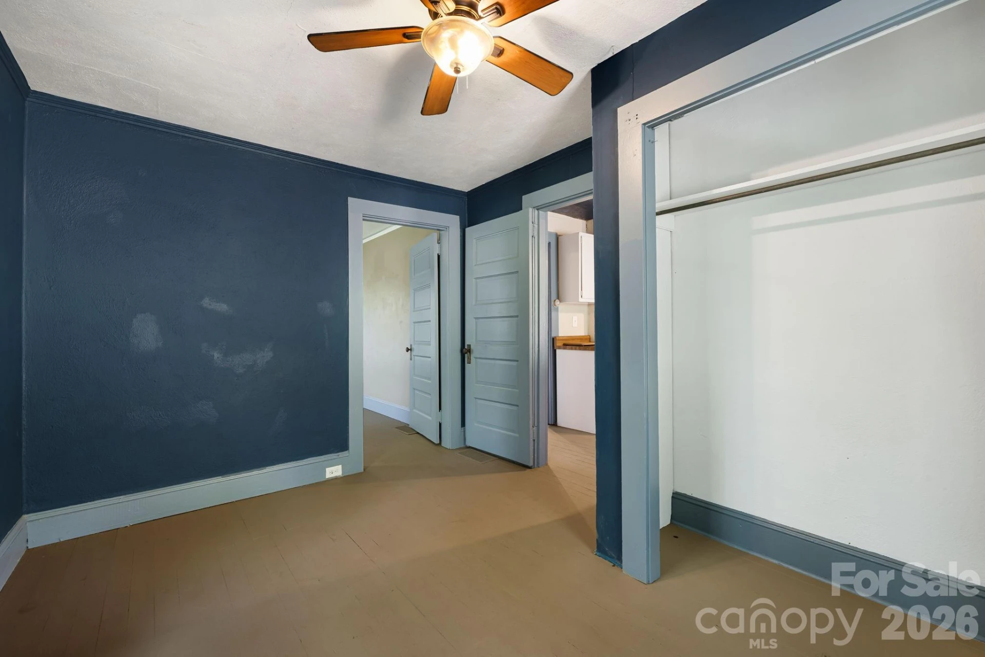 1055 Riverside Drive - Photo 16