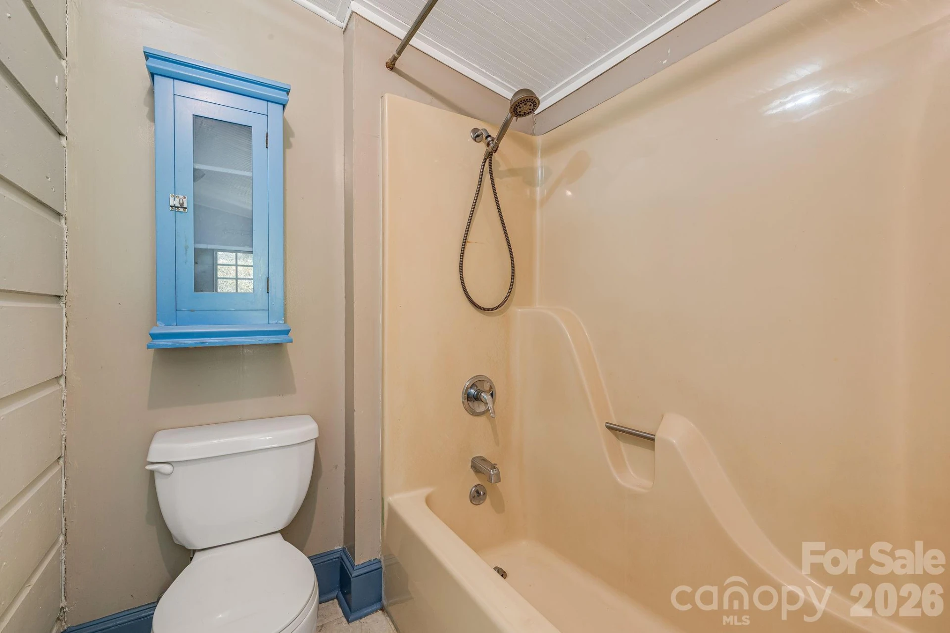 1055 Riverside Drive - Photo 19