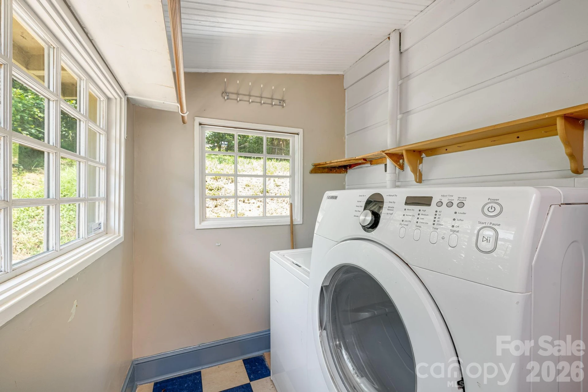 1055 Riverside Drive - Photo 20
