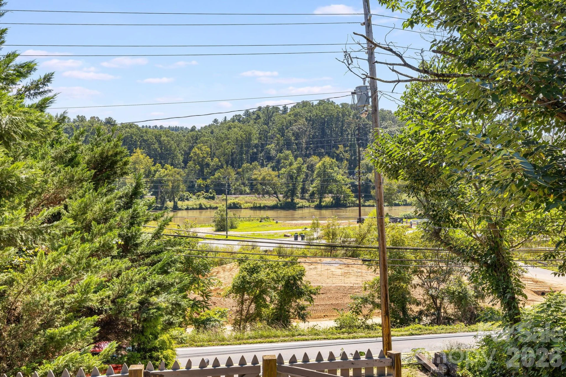 1055 Riverside Drive - Photo 25