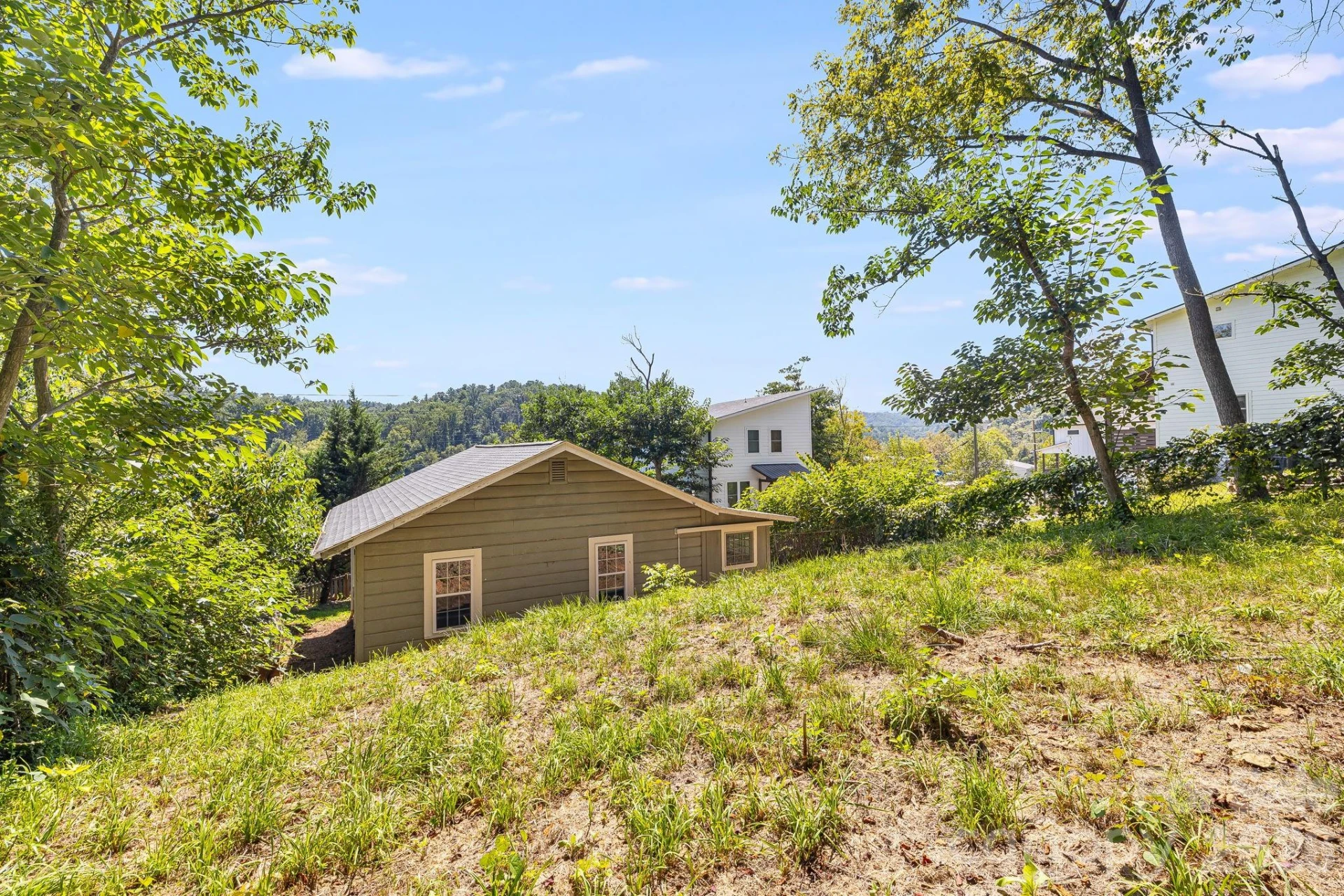 1055 Riverside Drive - Photo 28