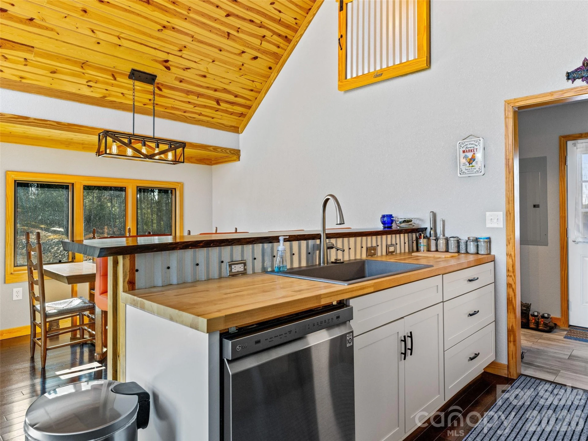 143 Fox Grape Hollow Road - Photo 15