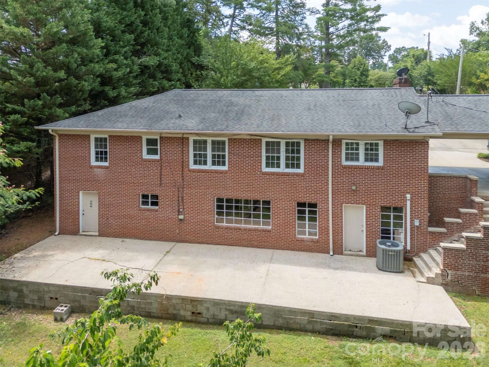 303 Elizabeth Avenue - Photo 43