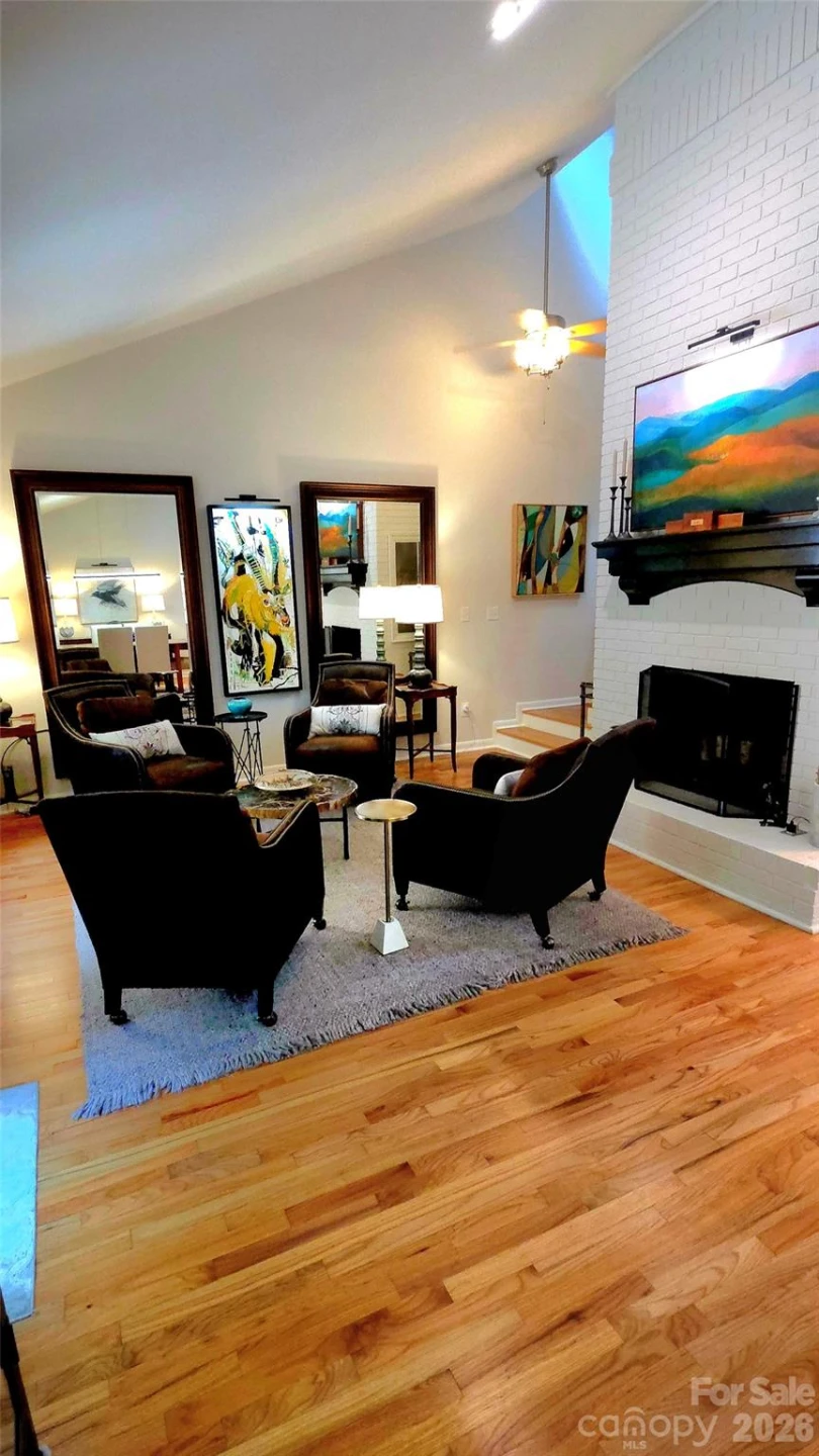 308 Woodfield Drive - Photo 8