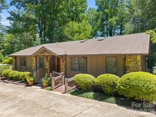 3 Westbridge Drive, Hendersonville, NC, 28739