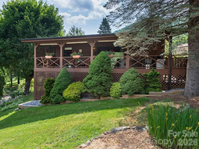85 Hillcrest Road, Maggie Valley, NC, 28751