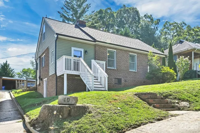 10 Enka Oak Street, Candler, NC, 28715