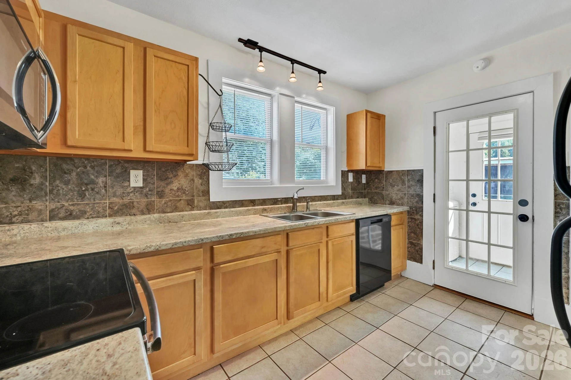 10 Enka Oak Street - Photo 11
