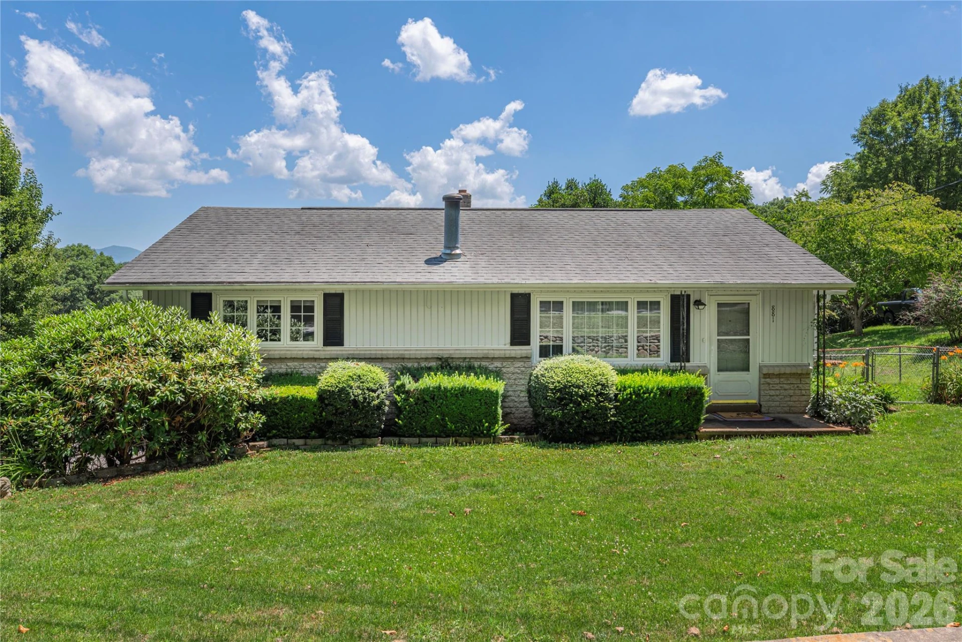 881 Mulberry Street - Photo 2