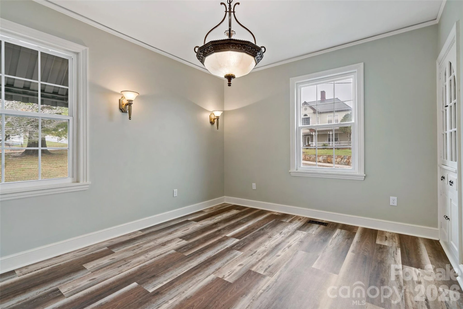 141 N Madison Street - Photo 12