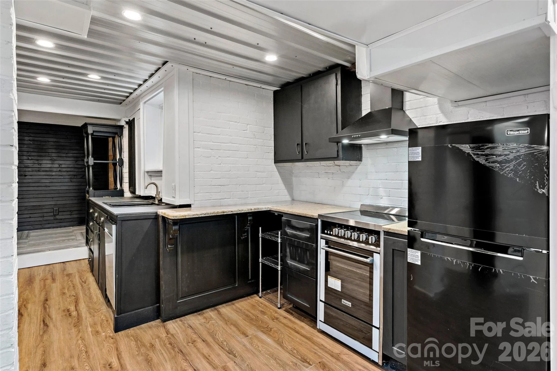 141 N Madison Street - Photo 39