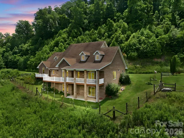 340 Earlys Mountain Road, Leicester, NC, 28748