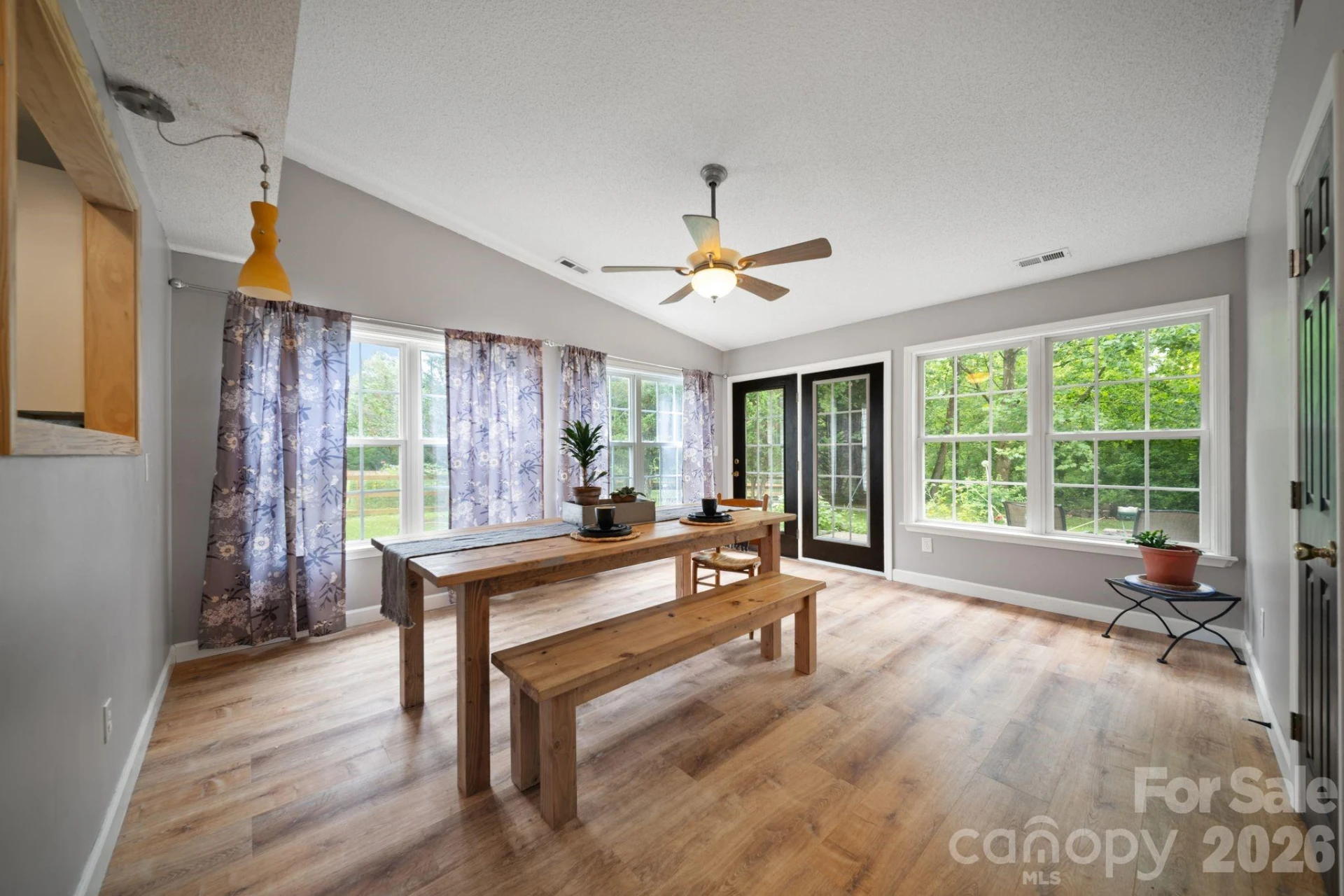 1040 Thorncrest Drive - Photo 16