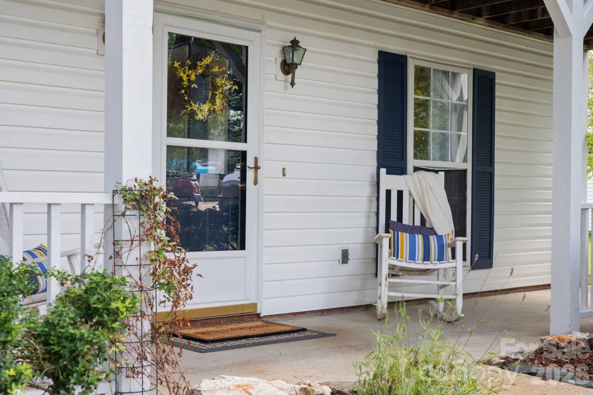 1040 Thorncrest Drive - Photo 6