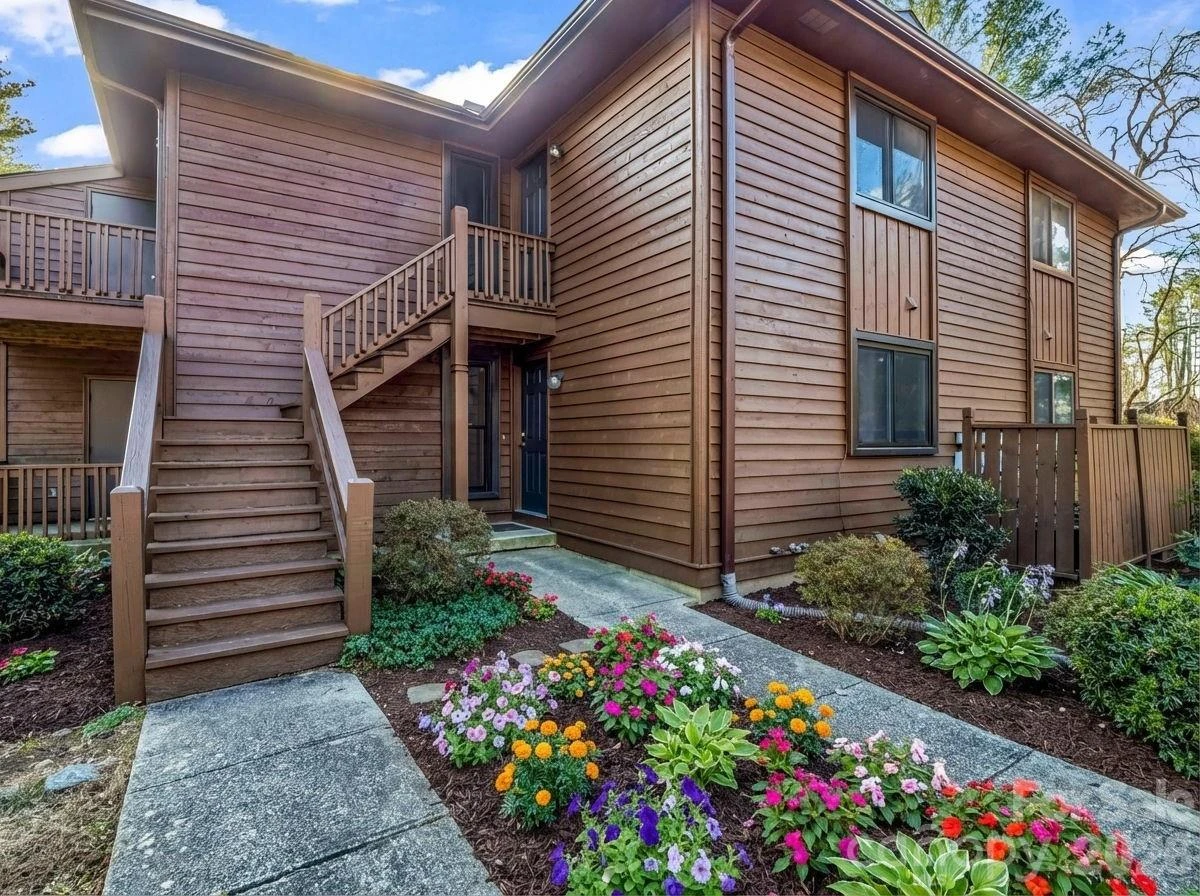 520 Courtwood Lane #8 - Photo 2