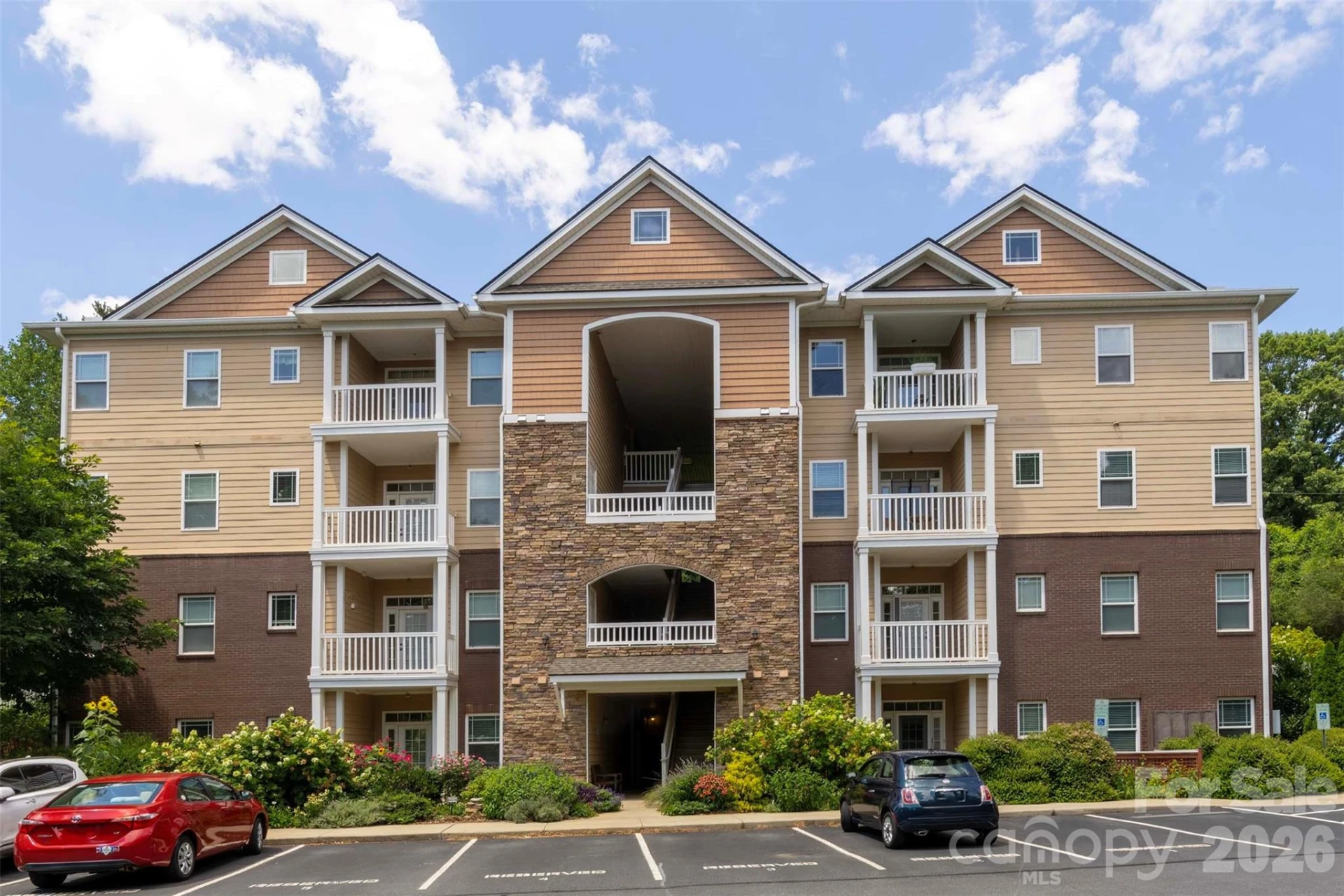 40 Hyannis Drive - Photo 3