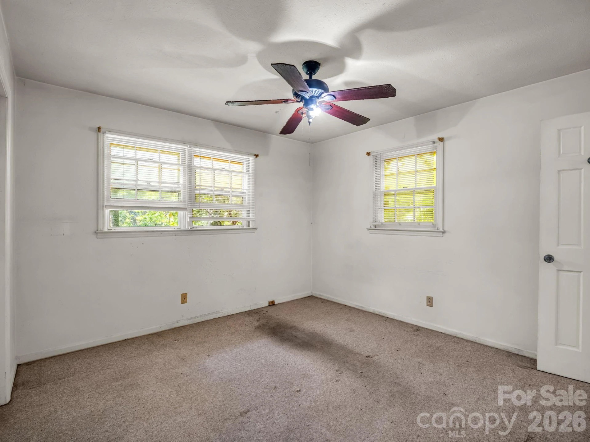 926 Toxaway Court - Photo 12