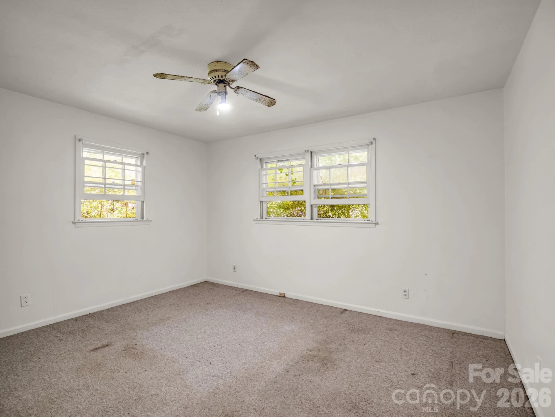 926 Toxaway Court - Photo 15