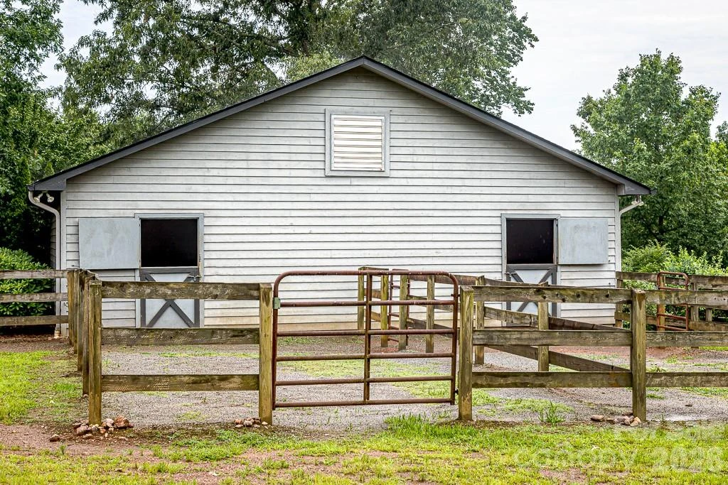 711 Meadow Crest Road - Photo 33