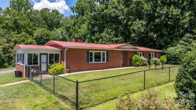 6264 US 221 Highway S, Marion, NC, 28752