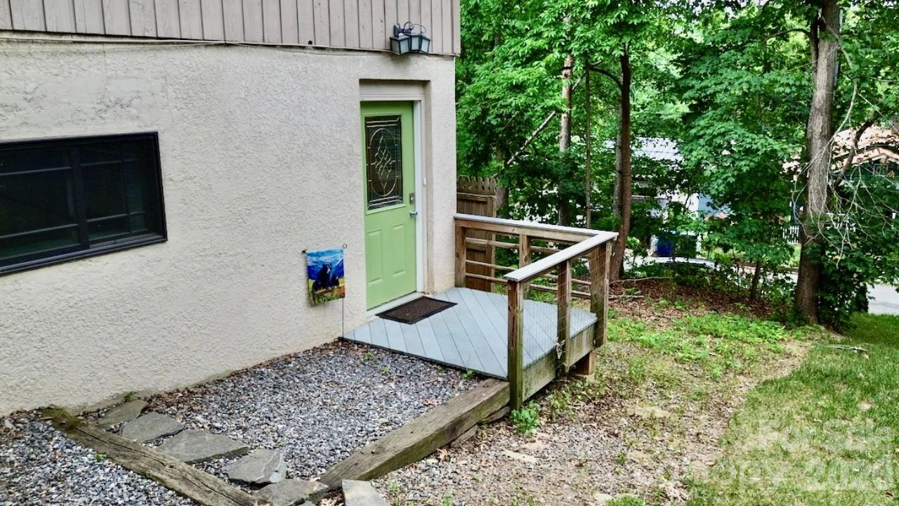 127 Riverview Drive #8 & 8B - Photo 27