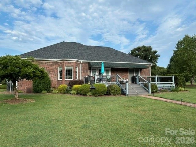 343 Countryside Drive - Photo 2