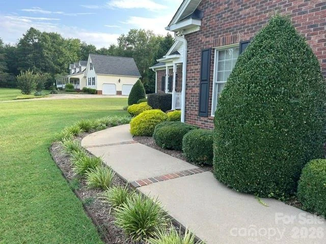 343 Countryside Drive - Photo 4