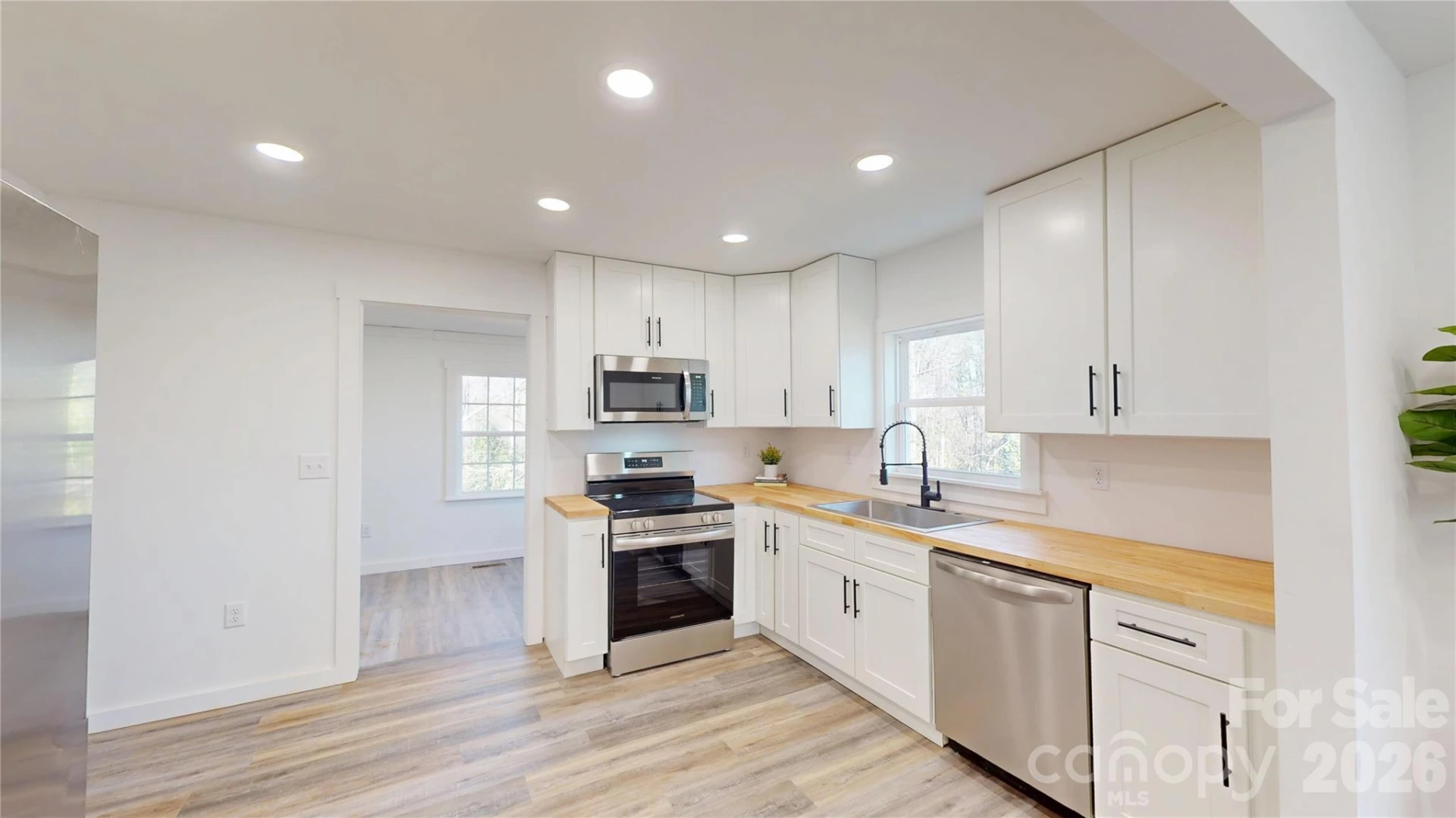 245 Carolina Avenue - Photo 3
