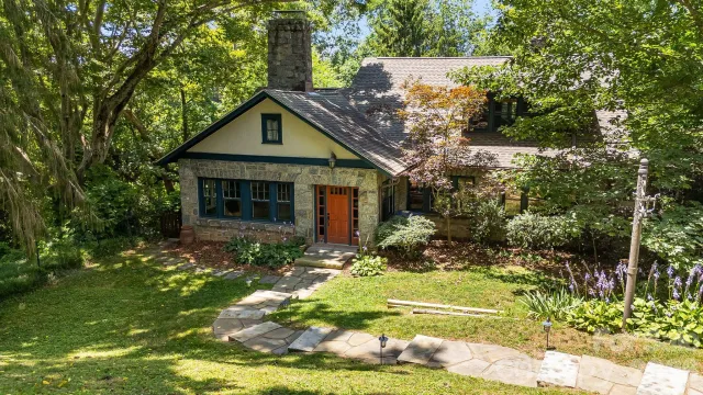 25 Saint Dunstans Circle, Asheville, NC, 28803
