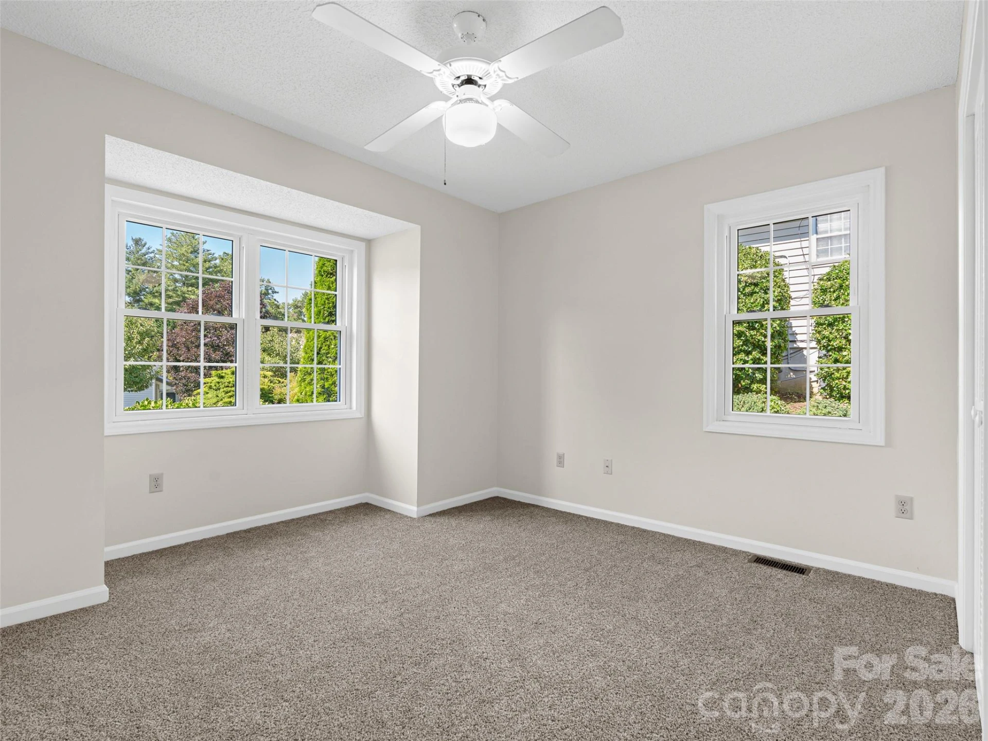 8 Park Avenue - Photo 14