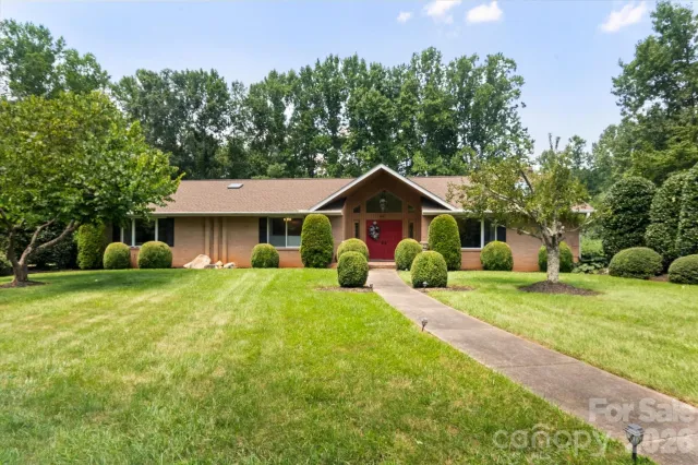 12 Highlander Lane