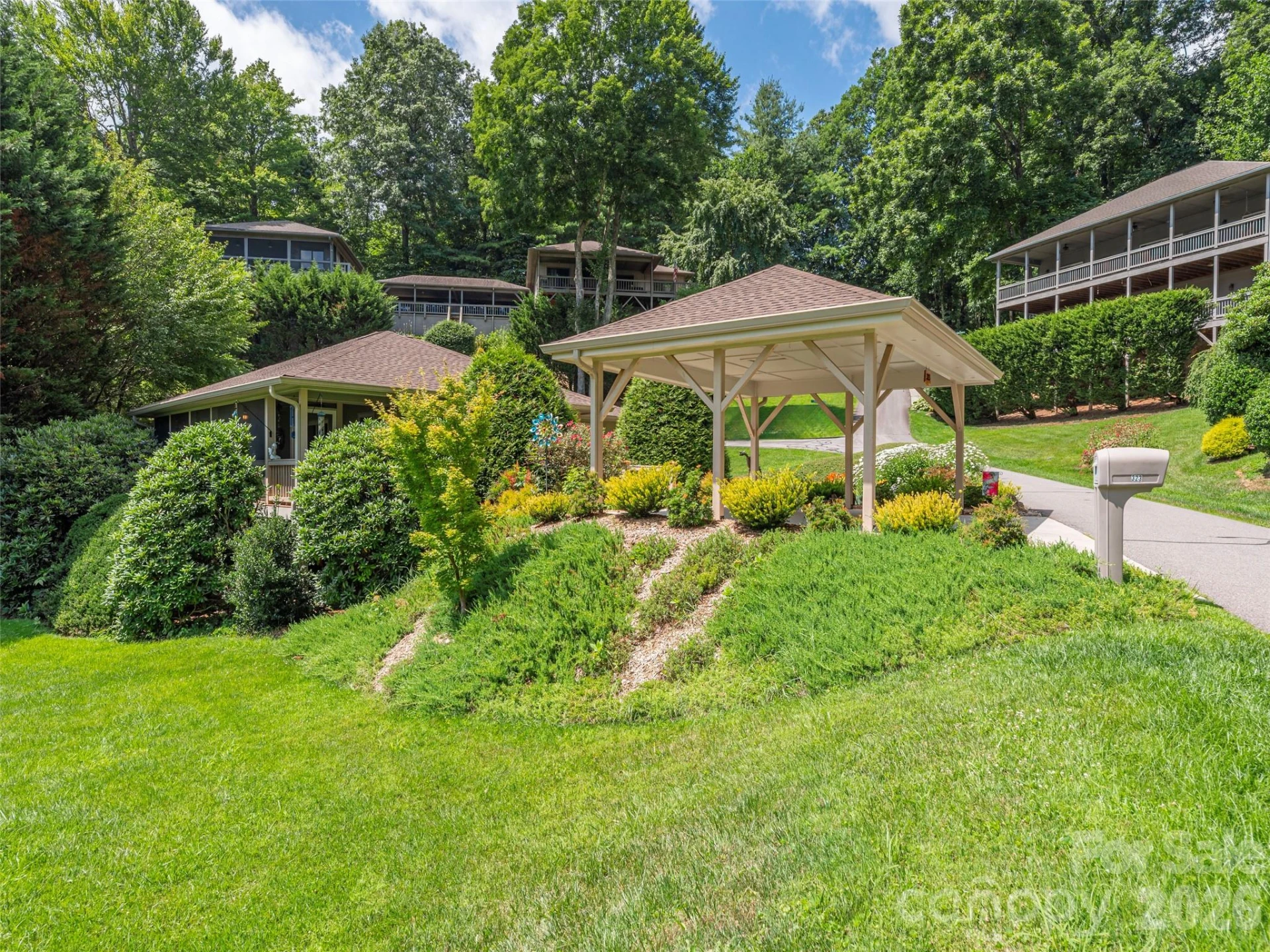 323 Hawks Crest Drive - Photo 28