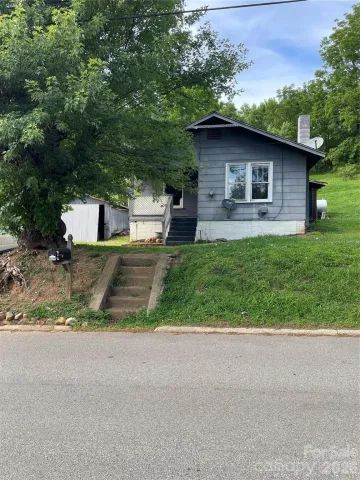 33 Holtzclaw Street