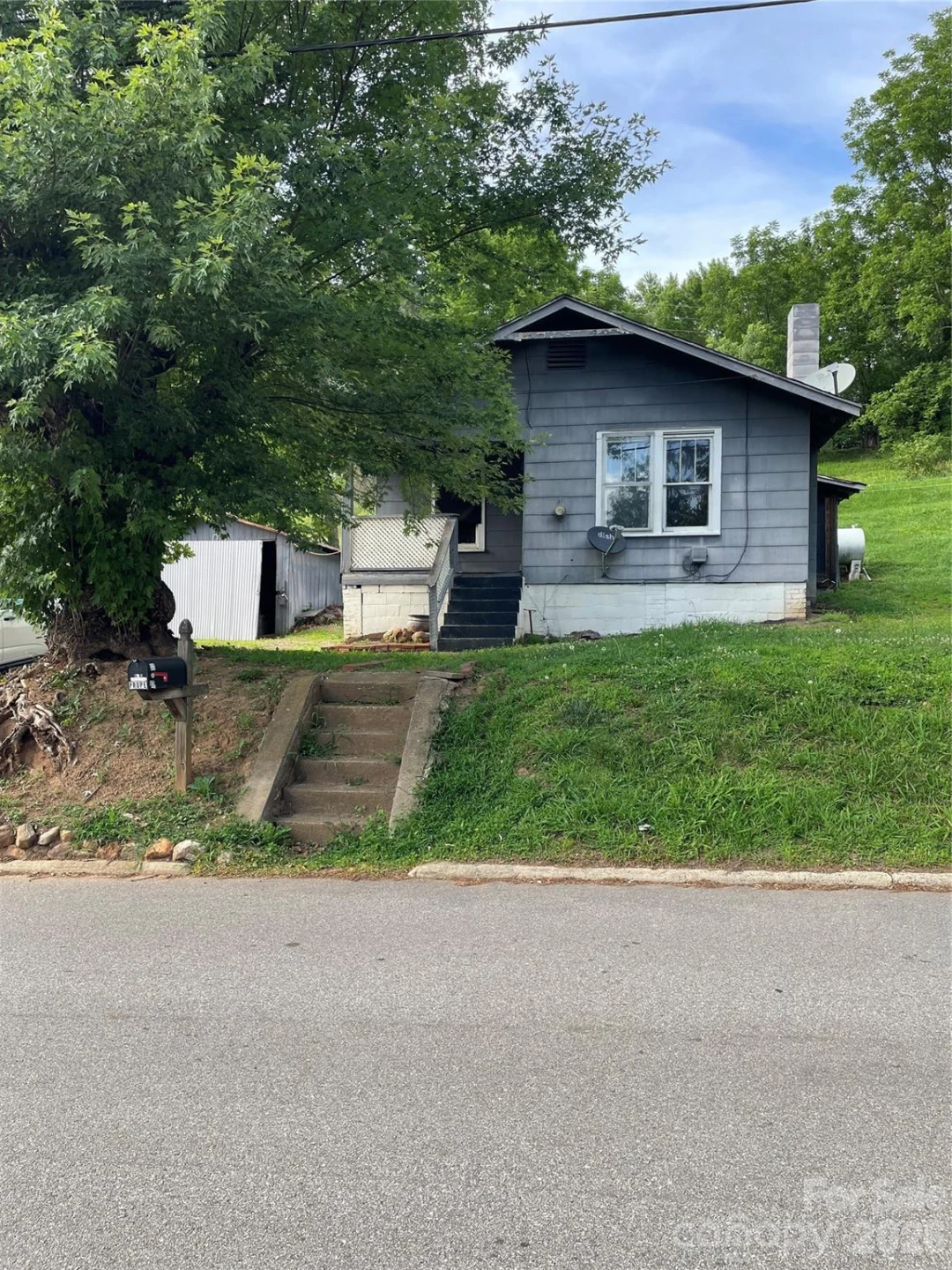 33 Holtzclaw Street