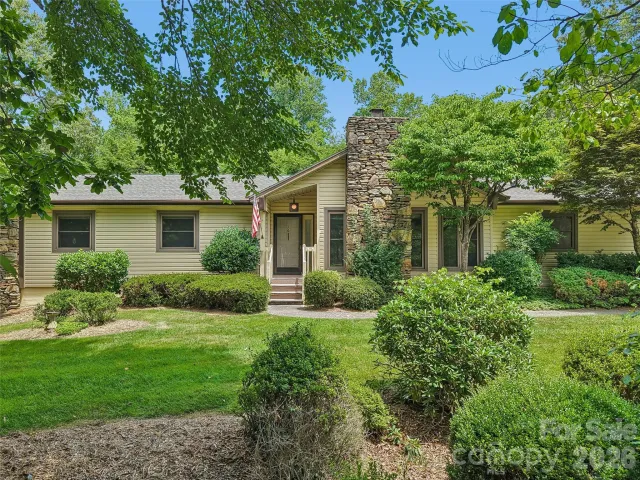 1 Bridle Path Court