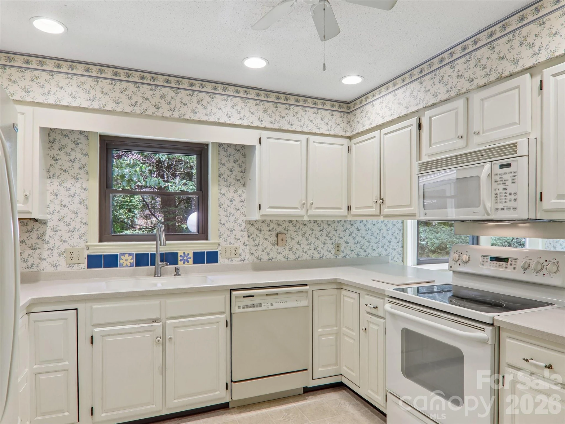 1 Bridle Path Court - Photo 17