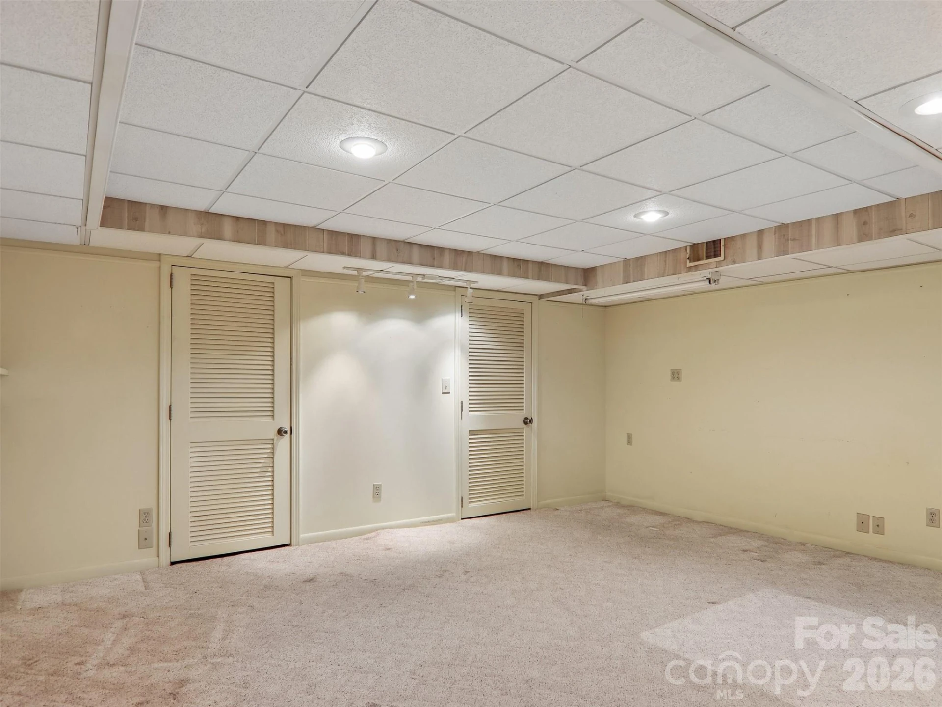 1 Bridle Path Court - Photo 34