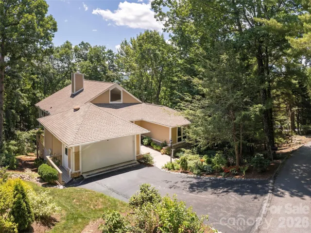 210 Claymoor Court, Flat Rock, NC, 28731