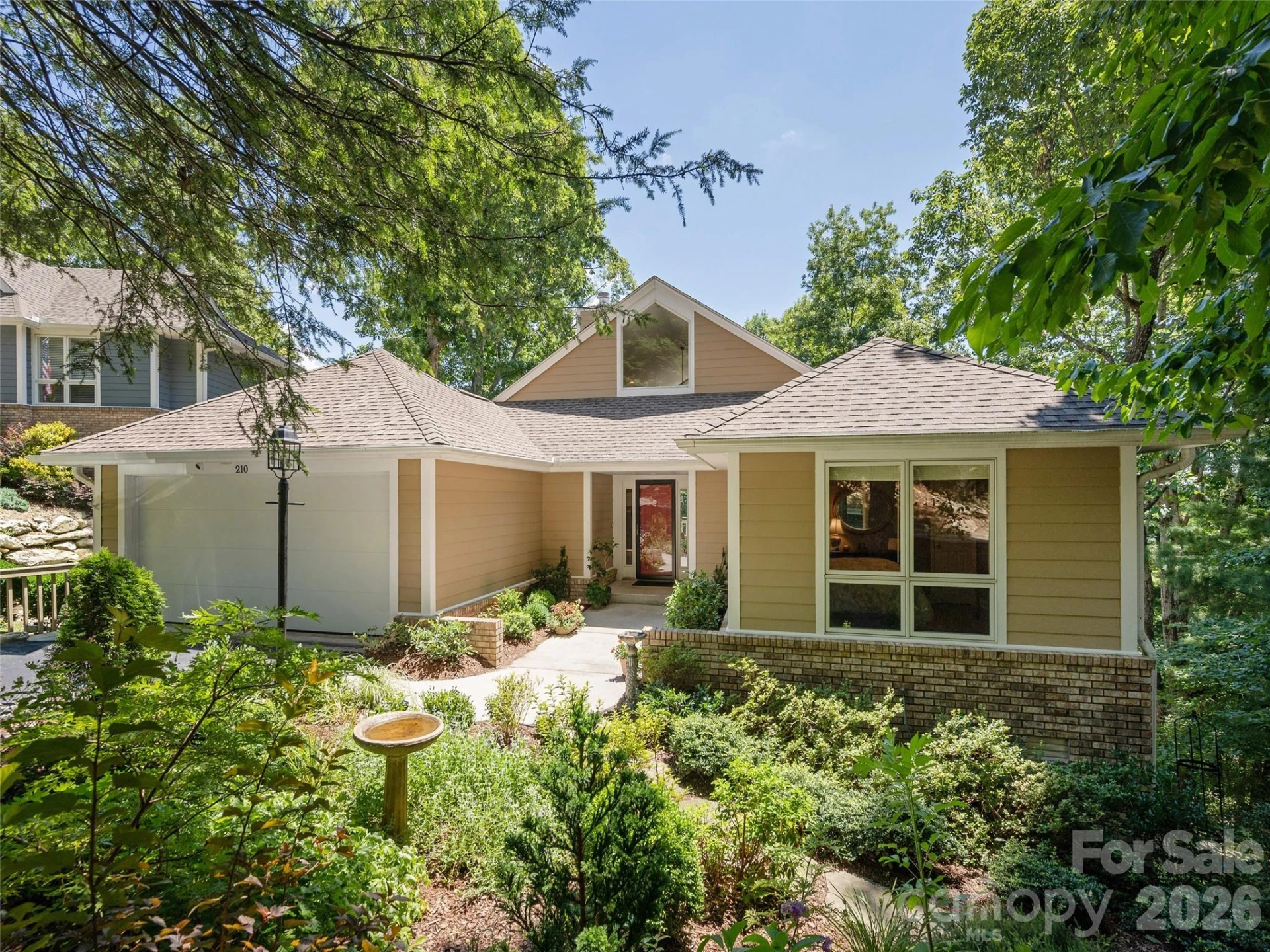 210 Claymoor Court - Photo 2