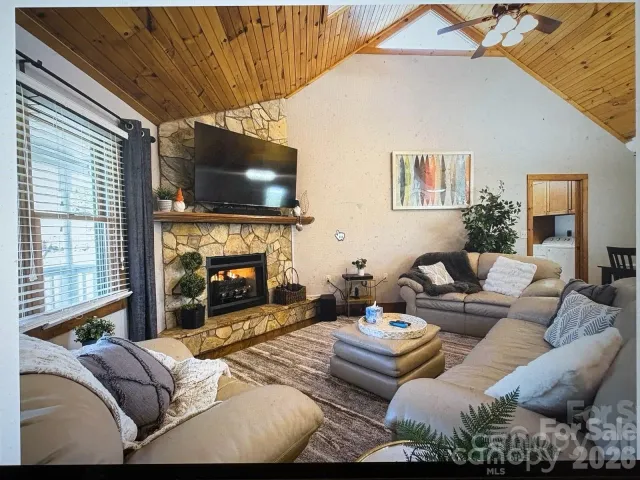 43 Evan Tyler Lane, Horse Shoe, NC, 28742