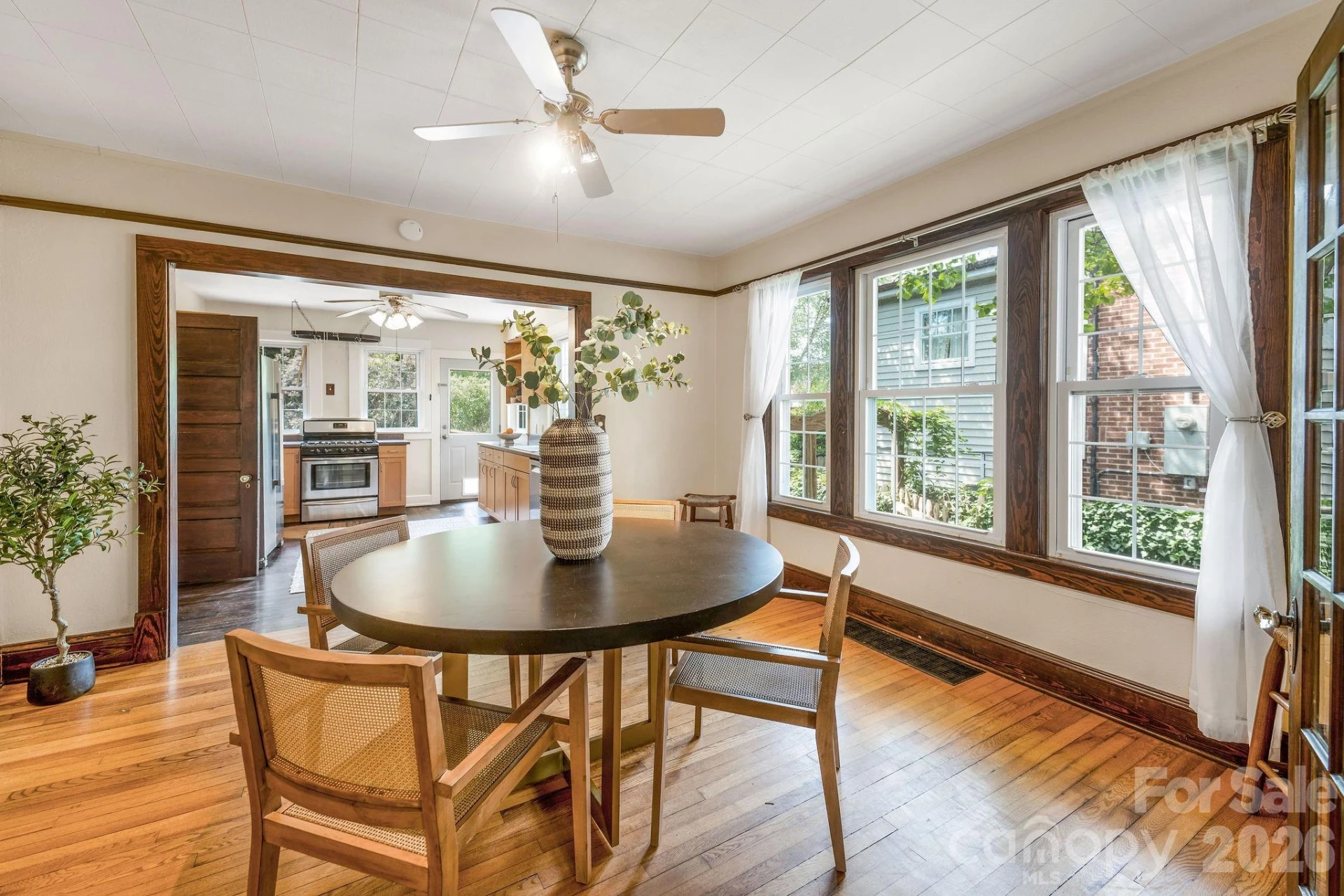 33 Fairfax Avenue - Photo 12